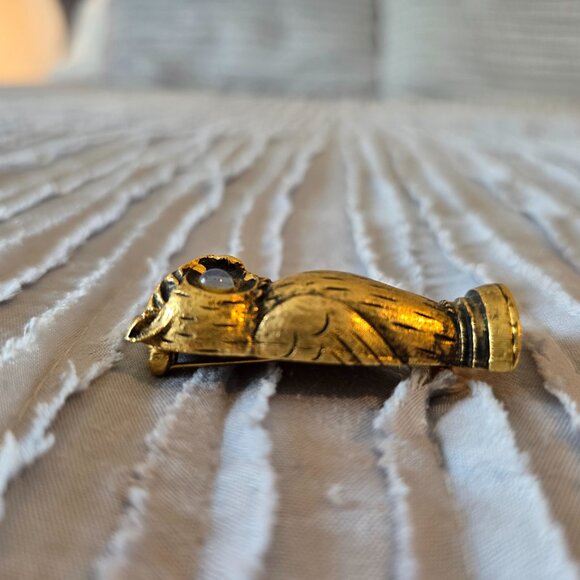 Vintage Florenza Owl Pin Gold-Tone Finish, Cabochon Eyes - Picture 8 of 15